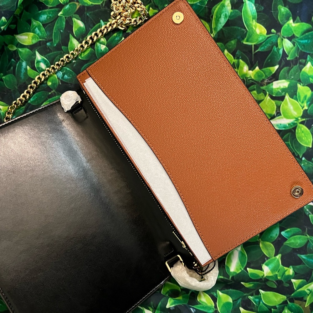 Crossbody brand new authentic 🥰🥰 - Picture 3 of 5